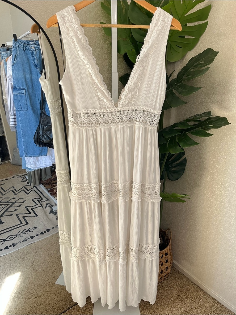 Forever 21 White Lace Boho Maxi Dress Size Large |Sleeveless Tiered Empire Waist